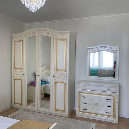 Apartment In アルマトイ エクステリア 写真